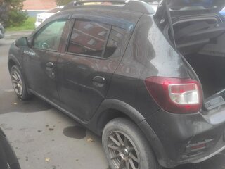 2015 Renault Sandero Stepway II, чёрный, 900000 рублей, вид 5