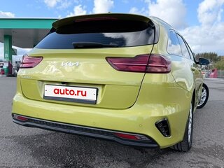 2021 Kia Ceed III Рестайлинг, жёлтый, 2150000 рублей, вид 4