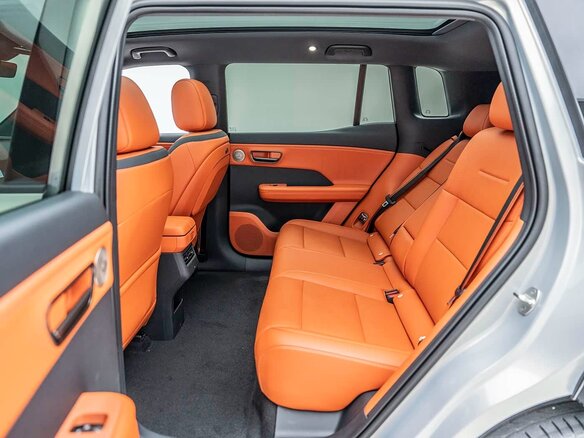 2026 Toyota bZ3X 58.3 kWh, серебристый, 2630003 рублей - вид 17