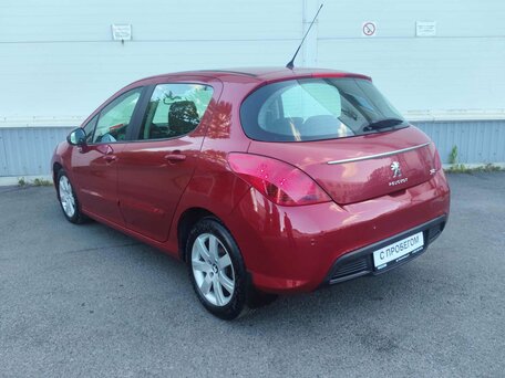 2012 Peugeot 308 I Рестайлинг, красный, 635000 рублей, вид 4