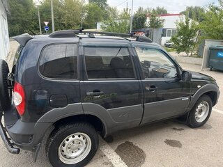 2011 Chevrolet Niva I Рестайлинг, чёрный, 380000 рублей, вид 3