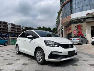 2022 Honda Fit IV, белый, 1310000 рублей, вид 3