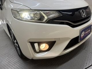 2013 Honda Fit III, белый, 900000 рублей, вид 3