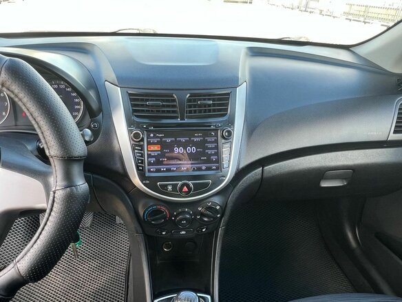 2014 Hyundai Solaris I Рестайлинг, серый, 579660 рублей - вид 15