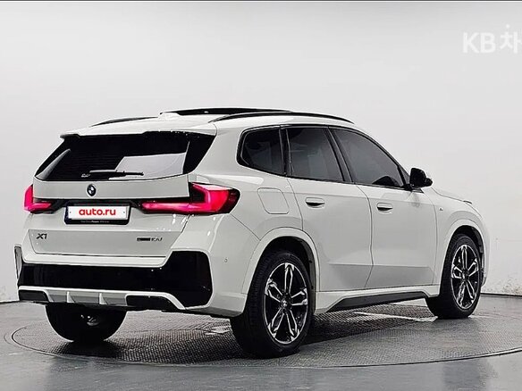 2023 BMW X1 18d sDrive III (U11/U12), белый, 3329911 рублей - вид 2