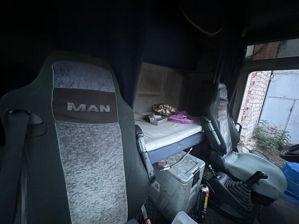 2003 MAN 18, зелёный, 1350000 рублей - вид 21