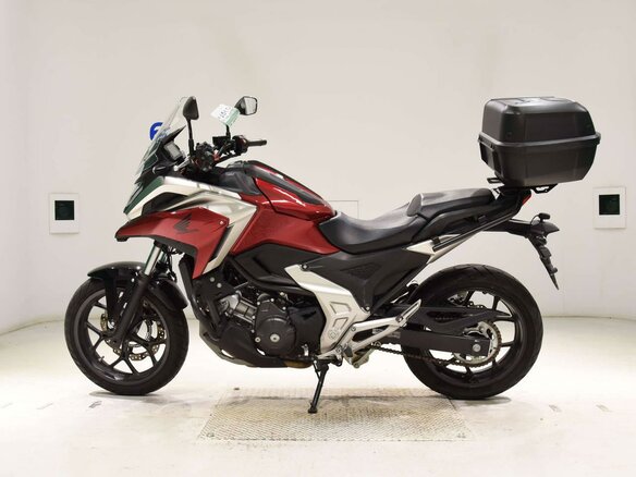 2024 Honda NC 750X, красный, 999000 рублей