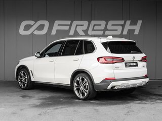 2021 BMW X5 40i IV (G05/G18), белый, 5750000 рублей, вид 2