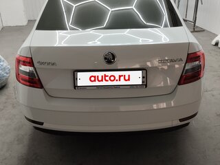 2017 Skoda Octavia III (A7) Рестайлинг, белый, 1400000 рублей, вид 4