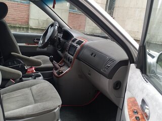 2005 Kia Carnival I Рестайлинг, серебристый, 480000 рублей, вид 5