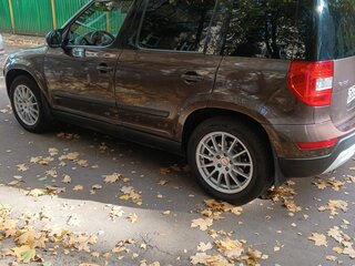 2013 Skoda Yeti I, коричневый, 950000 рублей, вид 3
