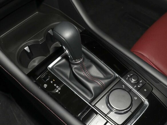 2025 Mazda 3 Axela IV (BP), красный, 3600000 рублей - вид 16