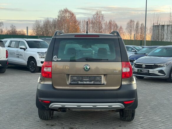 2011 Skoda Yeti I, коричневый, 550000 рублей - вид 5
