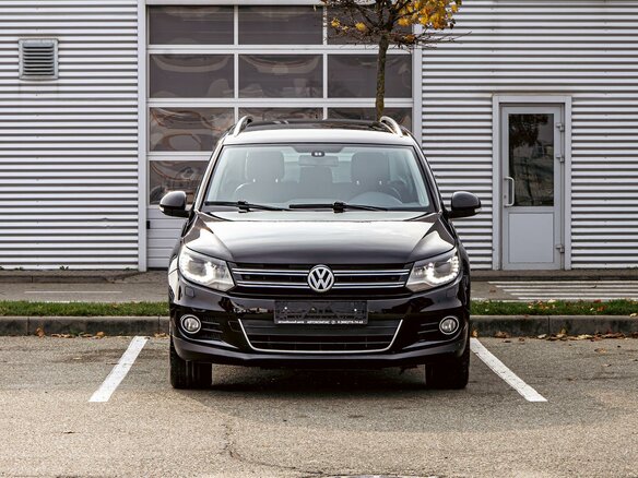 2014 Volkswagen Tiguan I Рестайлинг, чёрный, 1095000 рублей - вид 1