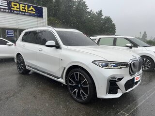 2022 BMW X7 40d I (G07), белый, 10300000 рублей, вид 3