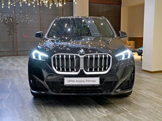 2026 BMW X1 20i xDrive III (U11/U12), чёрный, 6500000 рублей, вид 3