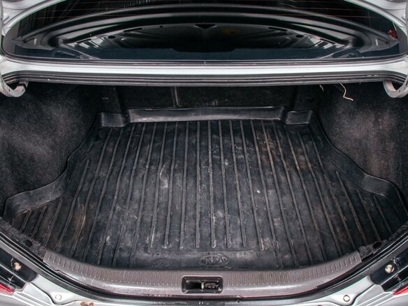 2005 Kia Spectra I Рестайлинг 2, серебристый, 200000 рублей - вид 2