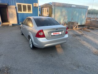 2008 Ford Focus II Рестайлинг, серебристый, 550000 рублей, вид 3