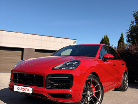 2021 Porsche Cayenne GTS III, красный, вид 1