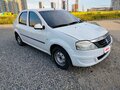 2013 Renault Logan I Рестайлинг, белый, 330000 рублей - вид 1
