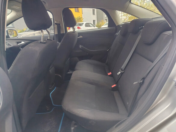 2016 Ford Focus III Рестайлинг, серебристый, 1200000 рублей - вид 14