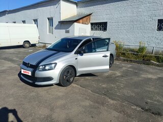 2015 Volkswagen Polo V, серебристый, 750000 рублей, вид 2