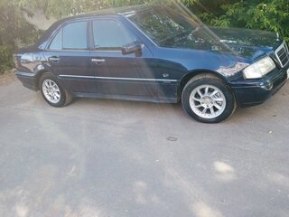 1998 Mercedes-Benz C-Класс 180 I (W202) Рестайлинг, синий, 350000 рублей, вид 4