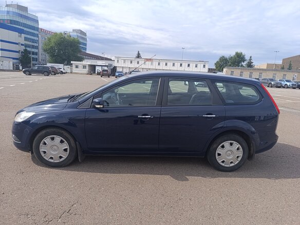 2011 Ford Focus II Рестайлинг, синий, 700000 рублей - вид 4