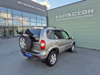 2011 Chevrolet Niva I Рестайлинг, коричневый, 440000 рублей, вид 2