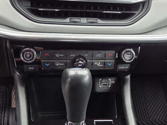 2023 Jeep Compass II Рестайлинг, серый, 3190000 рублей - вид 11