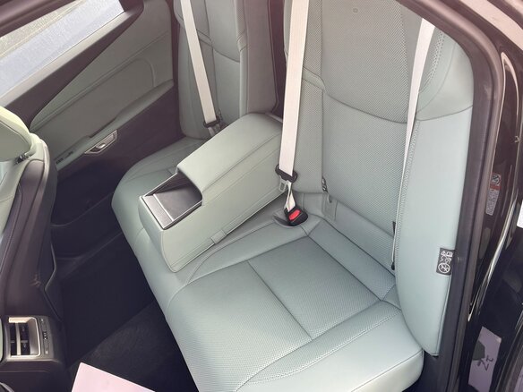 2026 Lexus ES 300h VII Рестайлинг 2, чёрный, 6870000 рублей - вид 5