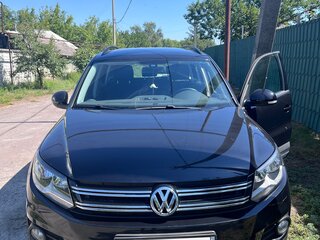 2015 Volkswagen Tiguan I Рестайлинг, чёрный, 2000000 рублей, вид 1