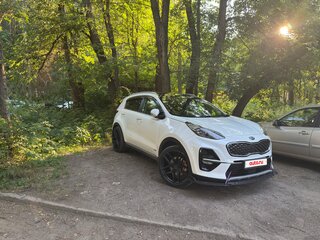 2019 Kia Sportage IV Рестайлинг, белый, 2300000 рублей, вид 4