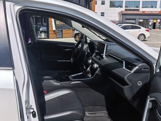 2021 Toyota RAV4 V (XA50), белый, 3200000 рублей, вид 5