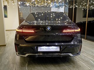 2026 BMW 7 серии 740d xDrive VII (G70), чёрный, 15800000 рублей, вид 5