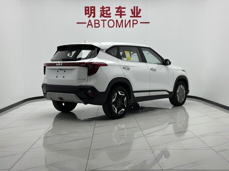 2026 Kia Seltos I Рестайлинг, белый, 2050000 рублей, вид 4