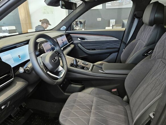 2026 Geely Monjaro I Рестайлинг, серый, 4599990 рублей - вид 6
