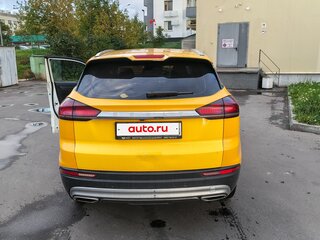 2022 Geely Atlas Pro, жёлтый, 1150000 рублей, вид 3