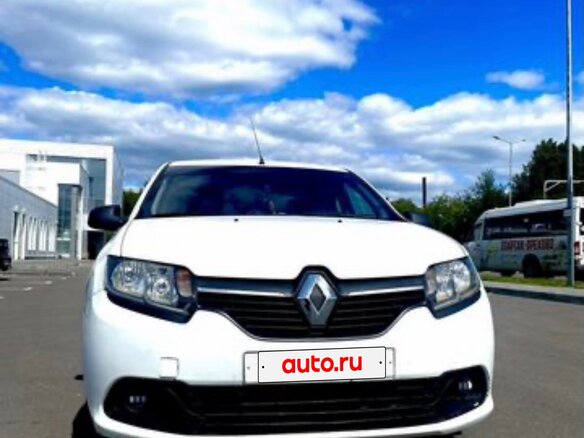 2014 Renault Logan II, белый, 380000 рублей - вид 1