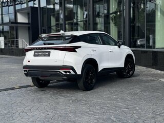 2025 Omoda C5 I Рестайлинг, белый, 2779000 рублей, вид 2