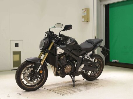 2025 Honda CB 650R, чёрный, 1077000 рублей, вид 4
