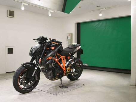 2016 KTM 1290 Super Duke R, чёрный, 927000 рублей, вид 4