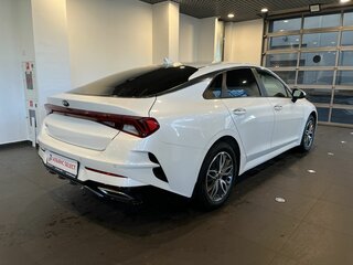 2021 Kia K5 III, белый, 2250000 рублей, вид 3
