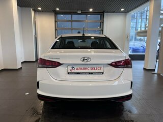 2022 Hyundai Solaris II Рестайлинг, белый, 1728000 рублей, вид 4
