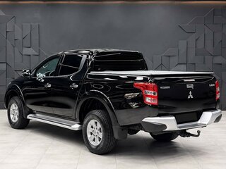 2018 Mitsubishi L200 V, чёрный, 1899000 рублей, вид 4