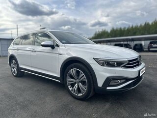 2020 Volkswagen Passat Alltrack B8 Рестайлинг, белый, 3000000 рублей, вид 4