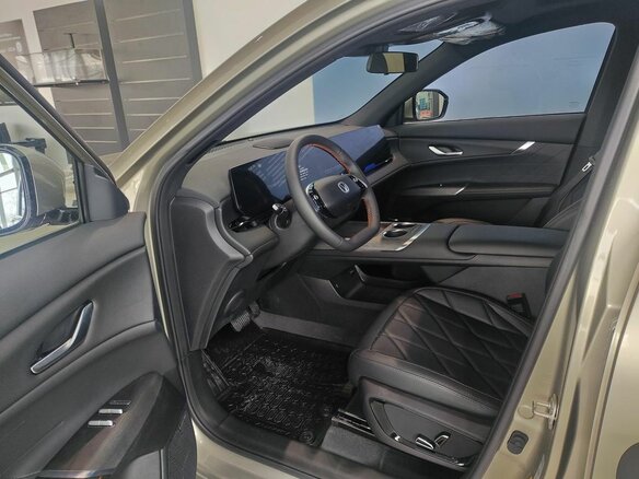 2025 Changan CS75 Plus IV, серый, 4249900 рублей - вид 4