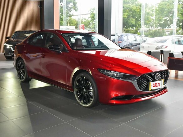 2025 Mazda 3 Axela IV (BP), красный, 3600000 рублей - вид 2