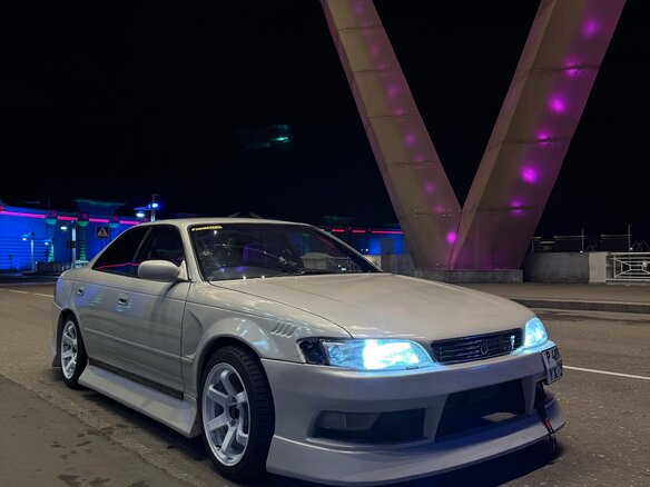 1996 Toyota Mark II VII (X90), белый, 730000 рублей - вид 3