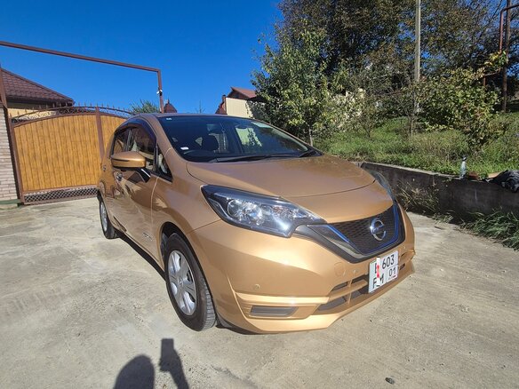 2017 Nissan Note e-Power II Рестайлинг, коричневый, 1280000 рублей - вид 4